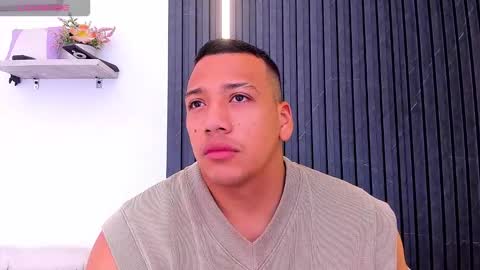 Tom muscle1 online show from 9, 10, 2025