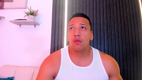 Tom muscle1 online show from 30, 11, 2025