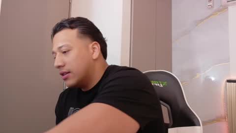 Tom muscle1 online show from 8, 3, 2026