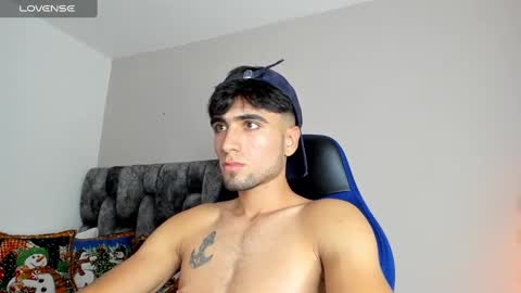 Snapshot of tom_walton chatting on 21, 12, 2024 tom online show from 21, 12, 2024