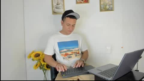 Snapshot of tomasstyl_ chatting on 2, 6, 2026 tomasstyl_ online show from 2, 6, 2026