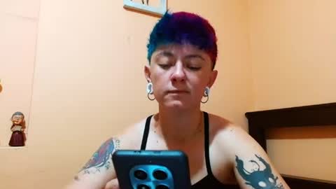 Snapshot of tomboyblue chatting on 25, 6, 2026 Blue online show from 25, 6, 2026