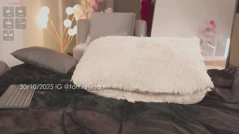 Snapshot of tomie_san chatting on 30, 10, 2025 Tomie online show from 30, 10, 2025