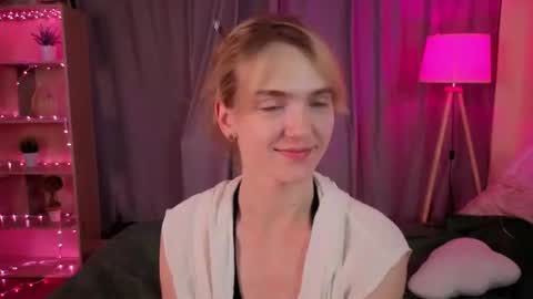 Snapshot of tomikavilandre chatting on 26, 6, 2026 Lana online show from 26, 6, 2026