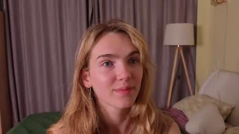 Snapshot of tomikavilandre chatting on 28, 6, 2026 Lana online show from 28, 6, 2026