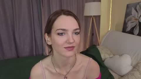Snapshot of tomikavilandre chatting on 17, 7, 2026 Lana online show from 17, 7, 2026