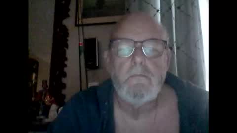 Snapshot of tommierose chatting on 25, 10, 2025 Tommie online show from 25, 10, 2025