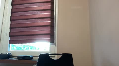 Snapshot of tommilovee chatting on 4, 4, 2026 tommilovee online show from 4, 4, 2026