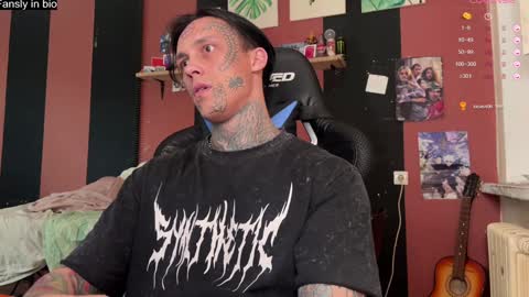 Snapshot of tommy__gun_ chatting on 2, 1, 2025 Tommy and Katana online show from 2, 1, 2025