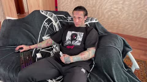 Snapshot of tommy__gun_ chatting on 1, 2, 2025 Tommy and Katana online show from 1, 2, 2025