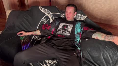 Snapshot of tommy__gun_ chatting on 2, 2, 2025 Tommy and Katana online show from 2, 2, 2025