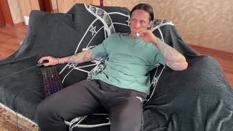 Snapshot of tommy__gun_ chatting on 3, 2, 2025 Tommy and Katana online show from 3, 2, 2025