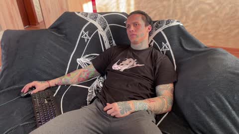 Snapshot of tommy__gun_ chatting on 5, 2, 2025 Tommy and Katana online show from 5, 2, 2025