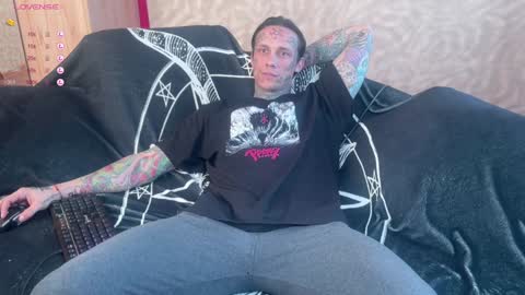 Snapshot of tommy__gun_ chatting on 8, 2, 2025 Tommy and Katana online show from 8, 2, 2025