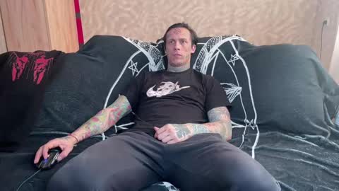 Snapshot of tommy__gun_ chatting on 28, 2, 2025 Tommy and Katana online show from 28, 2, 2025