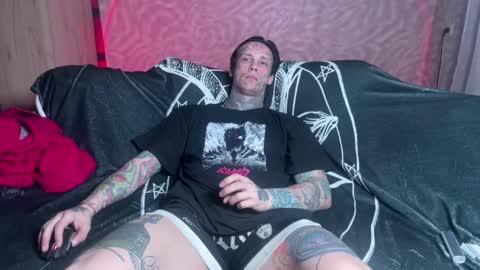 Snapshot of tommy__gun_ chatting on 5, 3, 2025 Tommy and Katana online show from 5, 3, 2025