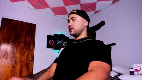 tommy_sccott online show from 22, 1, 2025