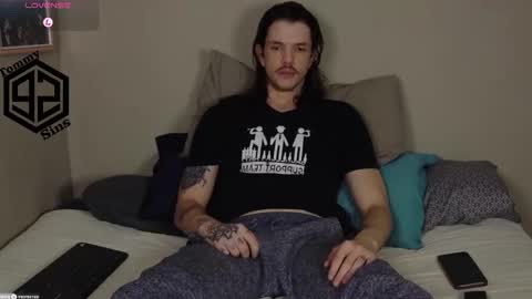 Tommy Sins online show from 18, 11, 2025