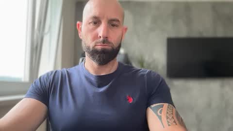 Snapshot of tommyx01 chatting on 10, 6, 2026 Thomas Fit online show from 10, 6, 2026