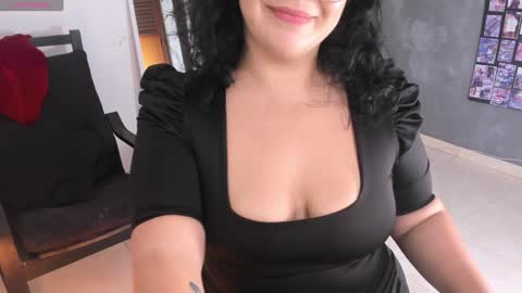 Snapshot of ton_amourrx chatting on 6, 1, 2025 lady blue online show from 6, 1, 2025