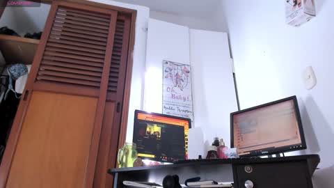 Snapshot of ton_amourrx chatting on 16, 1, 2025 lady blue online show from 16, 1, 2025