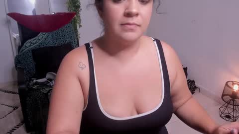 Snapshot of ton_amourrx chatting on 23, 9, 2025 lady blue online show from 23, 9, 2025