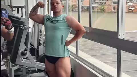 Snapshot of tonny_landri chatting on 10, 1, 2025 Tonny Landri online show from 10, 1, 2025