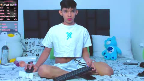 Snapshot of tonny_twink_ chatting on 23, 2, 2025 Tonny online show from 23, 2, 2025