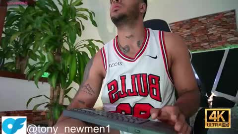 Snapshot of tony_newmen chatting on 12, 12, 2024 tony online show from 12, 12, 2024