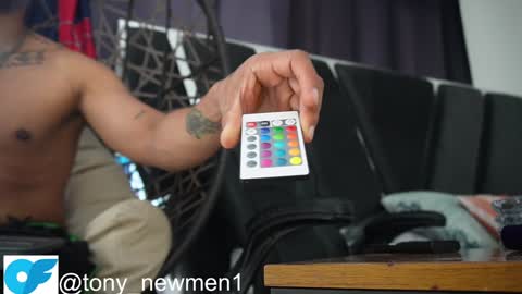 Snapshot of tony_newmen chatting on 6, 1, 2025 tony online show from 6, 1, 2025