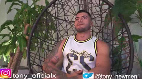 Snapshot of tony_newmen chatting on 5, 11, 2025 tony online show from 5, 11, 2025