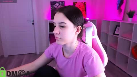 Snapshot of tonya_gray chatting on 28, 11, 2025 tonya_gray online show from 28, 11, 2025