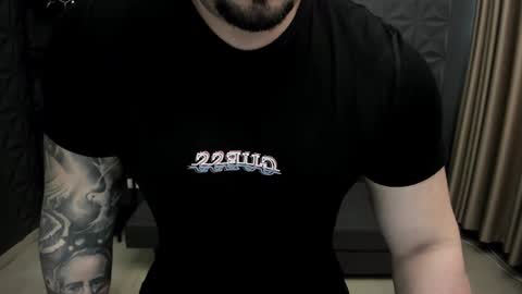 Snapshot of tonywilcoxx chatting on 1, 2, 2025 TonyWilcox online show from 1, 2, 2025
