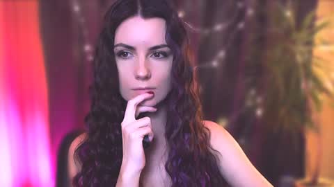 Elizabeth online show from 31, 12, 2024