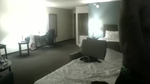 Snapshot of toochillcouple420 chatting on 8, 11, 2025 toochillcouple420 online show from 8, 11, 2025