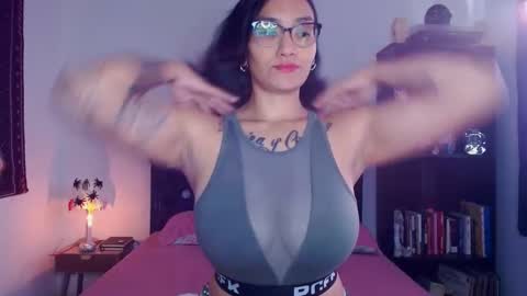 Snapshot of toothyy chatting on 2, 2, 2025 toothyy online show from 2, 2, 2025