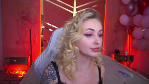 Snapshot of top_grace chatting on 25, 2, 2025 top_grace online show from 25, 2, 2025