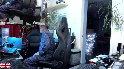 Snapshot of topalphaboss chatting on 18, 10, 2025 topalphaboss online show from 18, 10, 2025