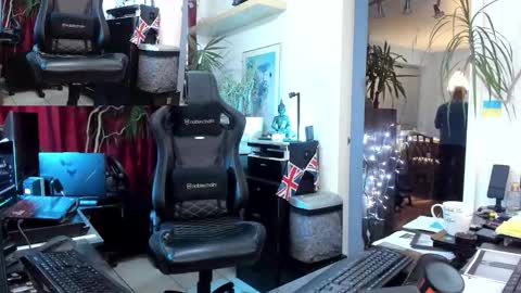 Snapshot of topalphaboss chatting on 22, 10, 2025 topalphaboss online show from 22, 10, 2025