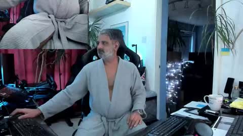 Snapshot of topalphaboss chatting on 23, 10, 2025 topalphaboss online show from 23, 10, 2025