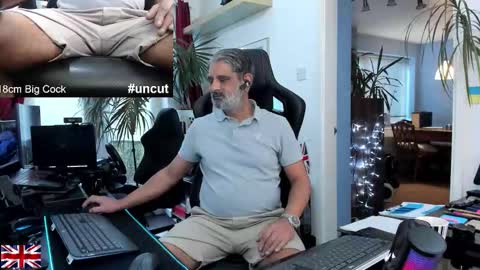 Snapshot of topalphaboss chatting on 18, 11, 2025 topalphaboss online show from 18, 11, 2025