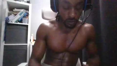 Snapshot of topasbadboi chatting on 7, 11, 2025 BlackX0nyx88 online show from 7, 11, 2025