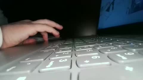 toponipi10 online show from 4, 1, 2025