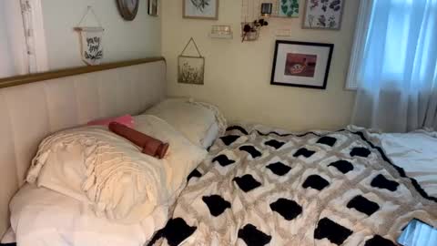 Snapshot of tori_thames chatting on 10, 2, 2025 Tori online show from 10, 2, 2025