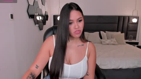 Snapshot of toricross1 chatting on 18, 1, 2025 Tori Cross online show from 18, 1, 2025