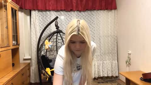 Snapshot of torriperno chatting on 1, 12, 2025 Lina online show from 1, 12, 2025