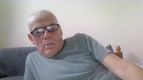 Snapshot of touche5656607203 chatting on 22, 10, 2025 touche5656607203 online show from 22, 10, 2025