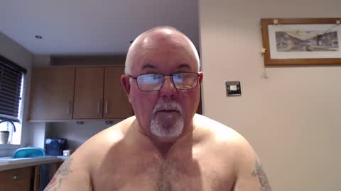 Snapshot of touchwood25 chatting on 17, 12, 2024 TOUCHWOOD25 online show from 17, 12, 2024