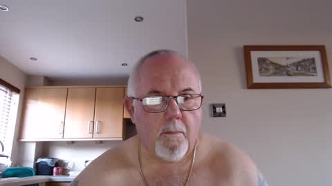 Snapshot of touchwood25 chatting on 6, 2, 2025 TOUCHWOOD25 online show from 6, 2, 2025