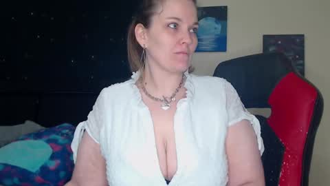 Lilly Miss Mistress Goddess Maam Queen Boss online show from 11, 1, 2025